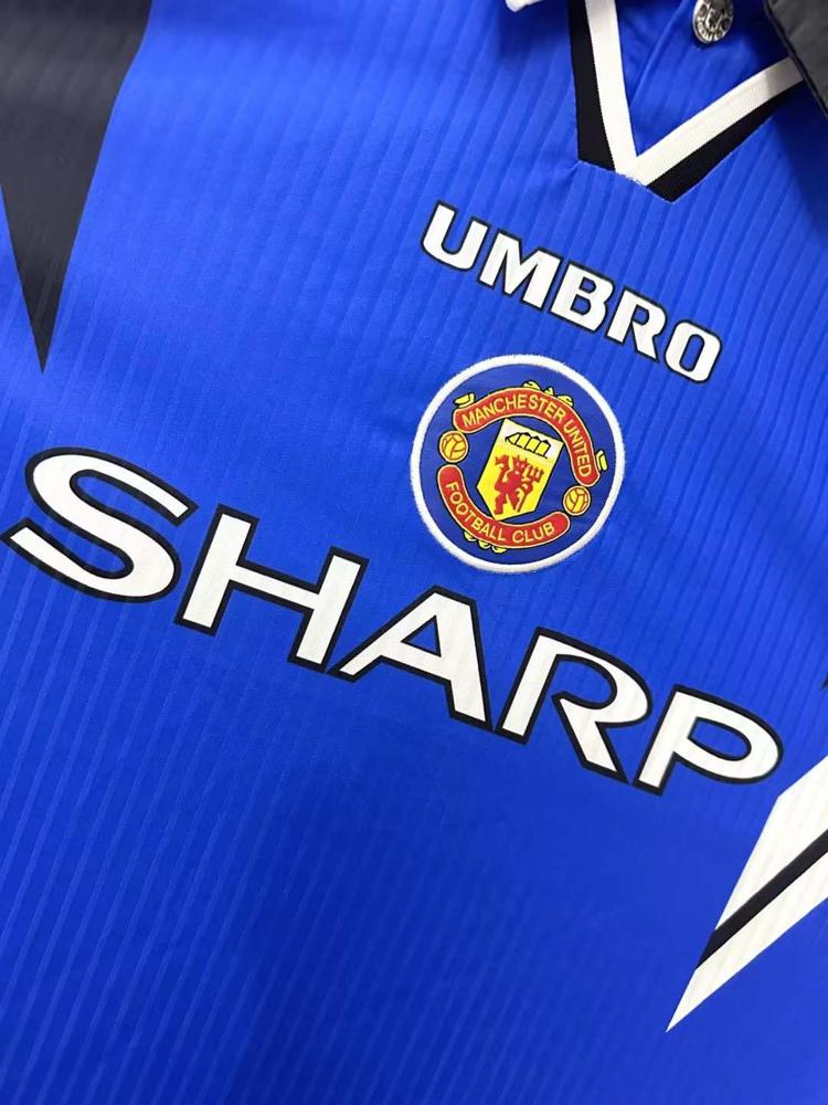 Manchester United 96-97 Away retro football jersey